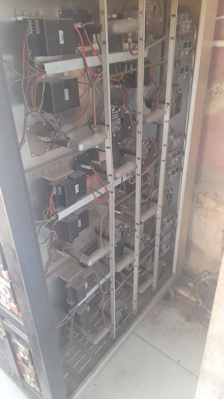 فرن وملحقاته للبيع .فرن طبقي .عجانه .لافوفه .3عرباين .58 صينه مثقب. 5صينه باصطون بطل خماره. ***********
