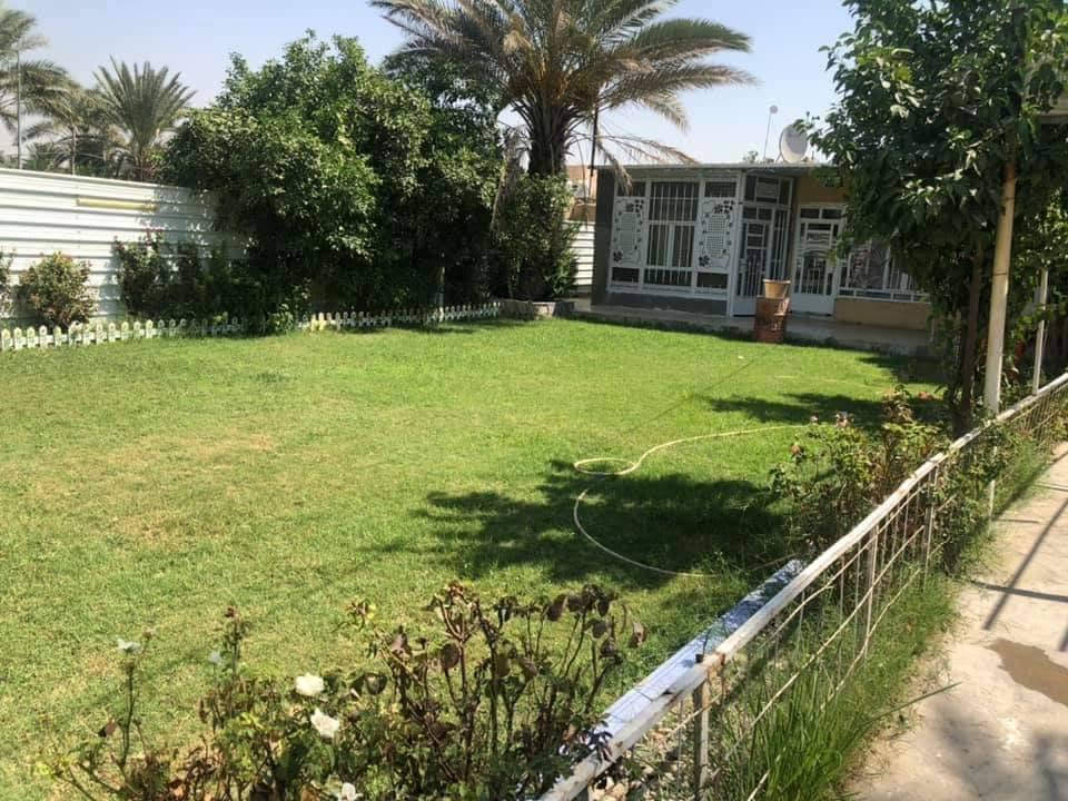 للبيع مزرعه واسط الصويره واحد  دونم  واجه ٢٨ متر تبعد عن جسر الصوير مدخل الشجيريه المعهد التقني ٥دقايق تبعد عن نهر دجله ١٥٠ متر تقريبا تبعد عن نهر المبطن ٦متر بيه ابيوت ٢ الاول ٢٠٠ متر والثاني ١١٠ متر سقوفهن سندويج خدمات كامله منضومه اناره ليليه ابلوجكترات منضومه كامرات تصوير ليلي نهاري ماء اساله وماء لسقي البستان كهرباء ٣خطوط بستان حمال حمضيات بانواعها ونخل وتفاح تحتوي عل حديقه ٣٥٠ متر شلال للمعلومات اتصال *********** ابو طيبه
