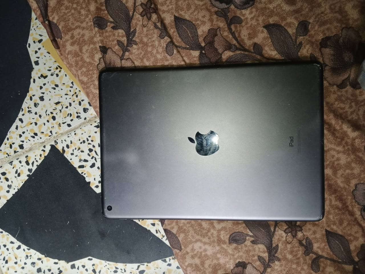 آيباد الجيل السابع • ٣٢ جيجا • شاشة لمس
