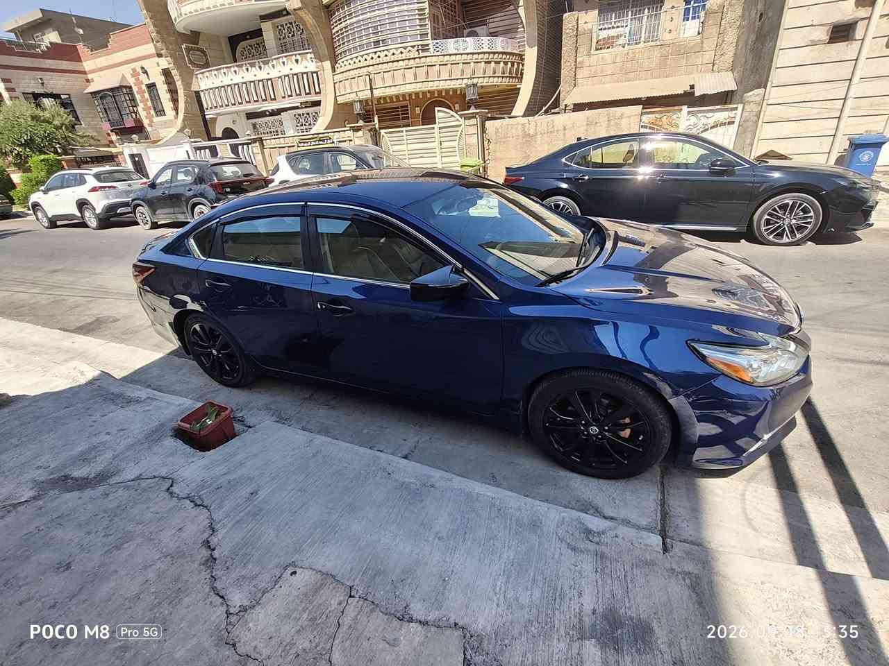 نيسان اللتما 2018 
sr SPECIAL EDITION نسخة خاصة
حادث السيارة: ربع البنيد وطخات بسطيه 
ماشية 220 الف كيلو 
المحرك: 4 سلندر2500
المواصفات:
• بصمه وتشغيل عن بعد
• بصمه ابواب 
• شاشة بلاديه  وتدعم  Android Autoو carplay
• كامره دواره خلفية
• ويل 18
• كشن سايق كهرباء 
•6وضعيات قيادة 
• تدفئة كشنات
• مود سبورت
• شفتات سرعة
• كشنات جلد ومقاعد رياضية
•سستم صوت

وضع السيارة حاليا :
•المحرك جيد جدا 
•الكير جيد جدا 
•تبريد ثلج
•تخم تايرات جديد 
•بولش وتكحيل بتاريخ ٩/٨
•دهن مبدل قبل اسبوع 
•شكو قطعة بالسياره مبدلة جديده والقديمة موجودة 
•فقط تحتاج ادامه للمحرك 
•سيارة مناقصة اي شي 
 •رقم جديد وسنوية جديده 
***********
***********

السعر ١١٨ ورقه وبيه مجال بسيط

