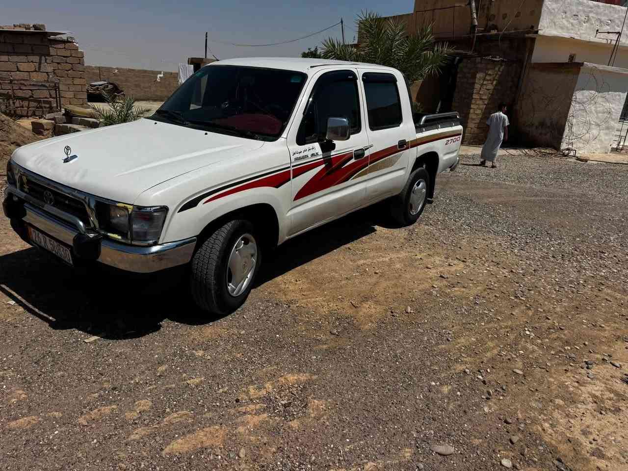 السلام عليكم بكم للبيع 2001 مصبوغ احزام رقم صلاح الدين دولي باسمي سنويه لل30 شرط التحويل كير محرك صدر تايرات كلهن شرط مكان السيارة صلاح الدين الشرقاط  السعر 82 وبيه مجال رقم الموبايل  ( *********** ) البيع نقد فقط
