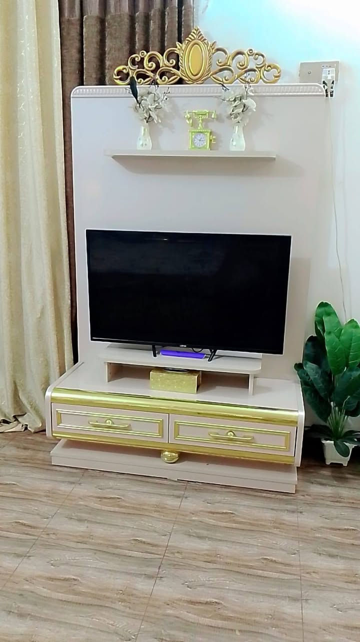 سلام عليكم غرفه تركيه درجه اولا قبل 5اشهر نصبتهه ظهر ابلوك غرفه قويه كلش كلهه اموظحه بلصور السعرررر خاص المو شراي لايدخلي 
رقم ***********
