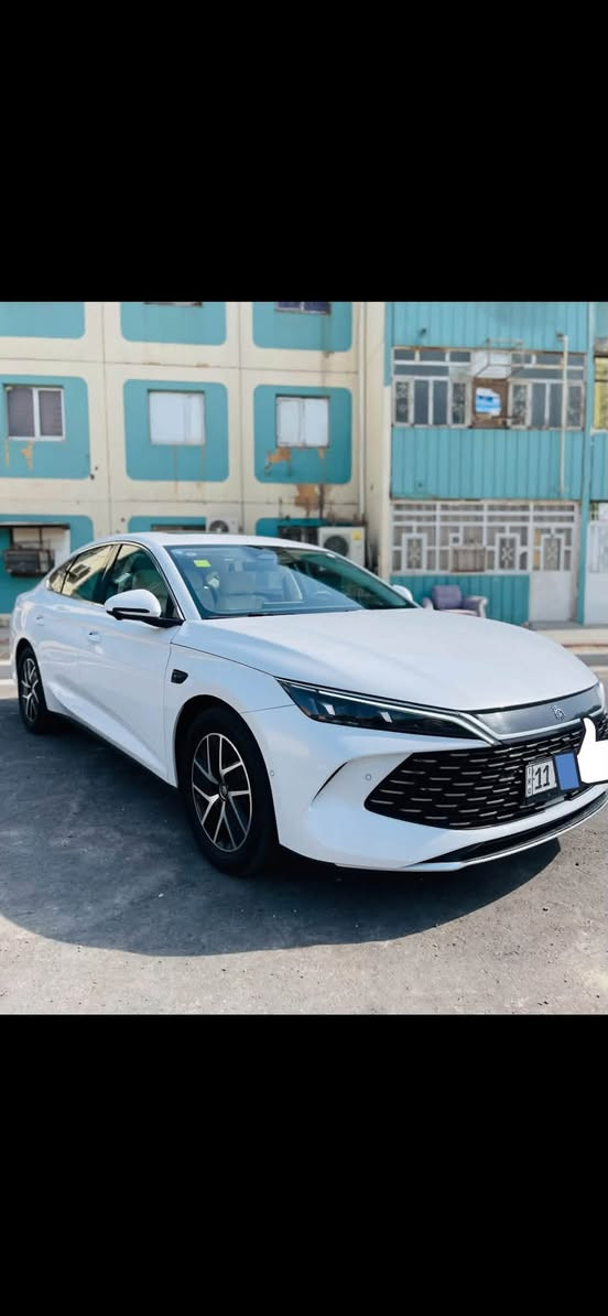 السلام عليكم
للبيع BYD QIN L 

موديل. 2025

فول مواصفات اعلى فئة بل QIN L

داخل ابيض 

13 كامرا 13  رادار بانوراما وهواي مواصفات 

سياقة ذاتية /

بصمه وكارت وشاحنه اصلية وبم هوى وكاعيات اصليات ملحقاتهة كلهه كاملة 

بطارية 🔋 120 كيلوو اعلئ بطارية منفذين شحن 

نشره داخل الوان ثابت ومتغير 

 اشكد ما احجي المواصفات متخلص

السيارة بسمي تحويل ثاني يوم رقم بغداد 

ماشية 5000 خمستالاف الكولي 

م هـ *********** 

السعر 26500 سته وعشرين مليون ونص 

السيارة عنوانه بغداد
