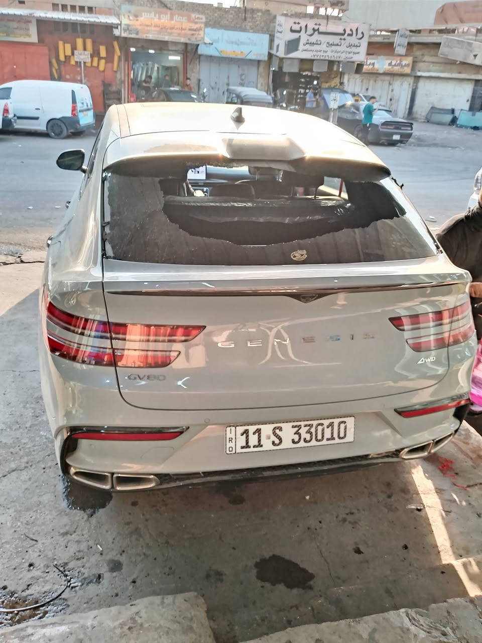 -يتوفر زجاج السيارت الحديث والقديم
-بأسعار جيده تبديل الزجاج الامامي الكافه انواع السيارات 
-تبديل الزجاج المضلل البيبان والخلفيه 
-ازاله التضليل من الزجاج الامامي والابوب
-تنضيف مكان الزجاج بعد ازالته  
-ويتوفر زجاج اصلي الكافه انوع السيارات 
-ويتوفر زجاج درجة اولى مع ضمان جوده العمل والزجاجه -فتره الضمان 3️⃣سنوات 
مع احسن انوع السلكون 
-يتوفر جميع انواع السلايتات لجميع انواع السيارات
-ويتوفر زجاج درجه ثانيه ضمان فقط جوده العمل وليس -الزجاجه 
-وكل هاذه عدنه شد موقعي داخل بغداد فقط ضايج من -الزدحام ماعندك مجال تجي احنى نجيك بكل مكان ابغداد 
-وتشوف الشغل اذا ميعجبك ربع متنطي والجامه هديه من -عدنه الك 
-موقعنا شارع شيخ عمر قرب مقبره الغزالي 
-للاستفسار اكثر اتصل بنا او مراسله ع واتس اب***********ابوفهد
