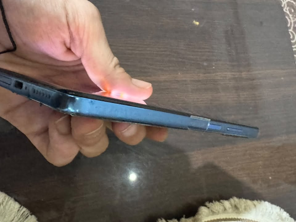 السلام عليكم .
جهاز بوكو X4 برو G5
جهاز نضيف استخدام بسيط 
ذاكره 256
جهاز مفيد من ناحيه ألعاب او تخزين 
بي الضهر مكسور ومغلف ما مأثر ع جهاز وكله على وضع بلاد ما مبدل 
سعر 145 بي مجال بسيط 
***********
