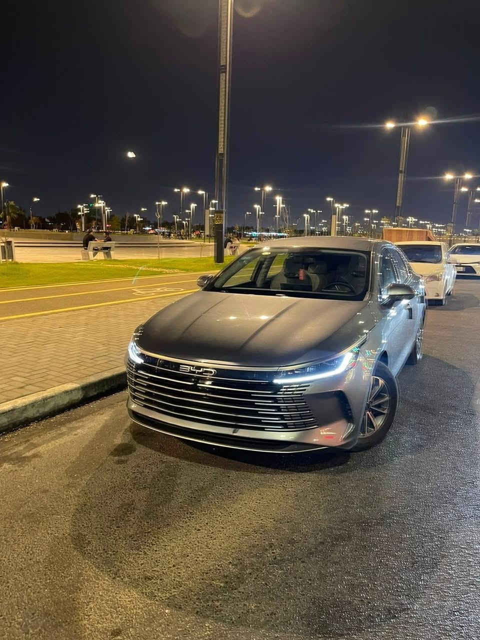 السلام عليكم BYD دستروير 2025 للبيع كفالة عامة ماشية 9000 مواصفاتها معروفة ويل كروم كشنات أبيض جلد رياضي رقم بصرة تحويل ثاني يوم حرة مو أقساط  كامرة خلفية دوارة حساسات خلفية فقط شاشة قلابة كير ماوس دخول ذكي بابين بصمة و كارت NFC بطارية 55 كيلو متر بالشحنة واذا فول شحن فول بانزين تمشي 1400 كيلو السعر 19مليون و 300 وبيها مجال مكاني بصرة حي 
الغدير(ياسين خريبط) رقمي ***********
