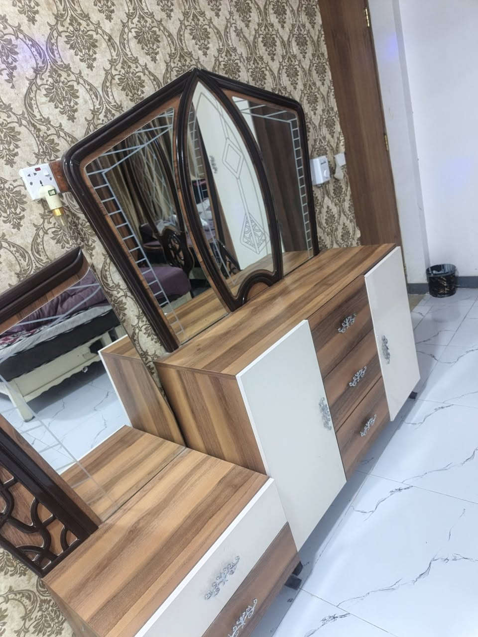سلام عليكم غرفه للبيع تركيه غرفه نضيفه استخدام قليل بدون جربايه مكاني بغداد الشعله‏‪***********‬‏ سعر ع وتساب
