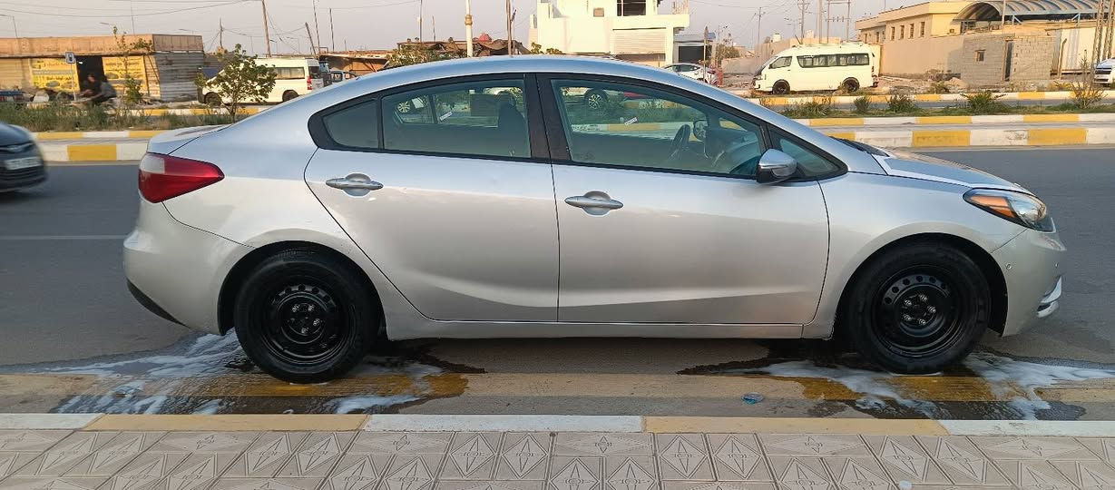 فورتي موديل ١٦ رقم بصره تحويل واد امريكي ضربتها داير   خلفي صبغ ودوسه الجها الايمنه سياره مكفوله من التبديل السعر ٩٣رقم تلفون *********** مكان سياره ناصريه مركز ناصرية, ذي قار
