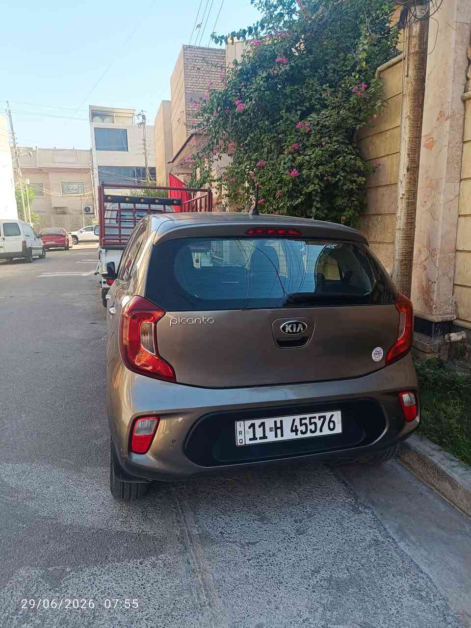 كيا بيكانتو موديل 2019 نظيفة مكفولة من الصبغ والتبديل على وضع الشركة تبريد ثلج و عالفحص لون سلفر لمتد كير اوتوماتيك ماشية 46000 كم بأسمي هزة جديدة رقم بغداد انكليزي رايدتهة ب115 بيهة مجال 
عنواني السيدية 
هاتف ***********
