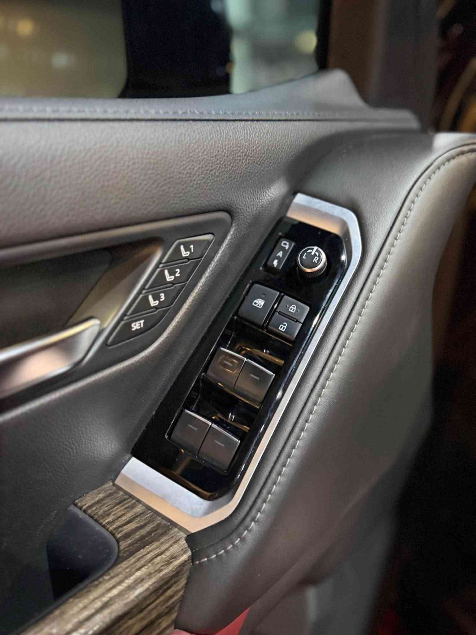 📦📦📦
السلام عليكم 
لاندكروز 2022 
VXR. land cruiser 
twen torbo 
رقم سليمانيه ب اسمي 
فول الفول للاخير
ماشية ٥٧ الف كم  
محرك 3500 توين تيربو
سلايد 
5 كامرات 360
كشنات جلد احمر واسود
كشنات تدفئه وتبريد امامي وخلفي
خزن ميموري 
رادارات 
داتا شو 
3 شاشات
سماعات ماركة JBL
شاحن لاسلكي
3وضعيات قيادة
اشاره لكزز امامي وخلفي
هاند بريك دكمه + اوتو هولد
حساسات امامي وخلفي
زراك لايت
ستيرن كهرباء
وبيها بعد هواي مواصفات ممذكوره
مكفولة كفالة عامة بل باكيت ماشالله لوك
————-
السعر 665 ورقه
مكان السياره السليمانية 
***********
*********** عربي السليمانية, العراق
