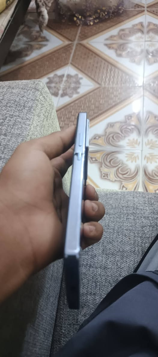 سلام عليكم شباب جهاز النفنكس جيتي 20.برو ذاكره 256عشواءيه 12+12 جهاز بي بس هذلي نقطتين سود وما مئثرات  علمس ابدد مثل ما واضحات بل صوره جهاز ما داخل تصليح 120=فريم بوبجي معالجه 8200 سعر 200وبيه مجال حك جيه بدون ملحقات مكاني ناصريه مركز غرب جامعت ذي قار لحولي جديد متواجد خاص أو=اتصل رقم ***********
