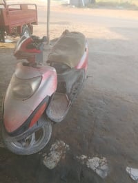 دراجه كهربائية • بدها بطارية • نكرة
