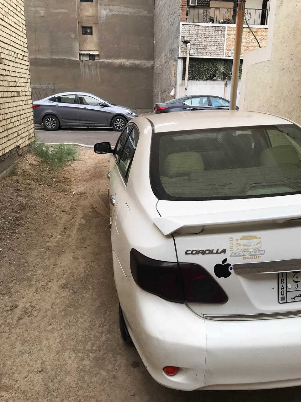 السلام عليكم. للبيع كورلا ٢٠٠٩ خليجي رقم بغداد باسمي محرك ١٨٠٠ گير محرك جيد صدر أمامي وخلفي جديد بيه صبغ جاملغ أمامي وخلفي سعر ٩٥ بيه مجال بسيط العنوان بغداد الدورة /***********  / ***********
