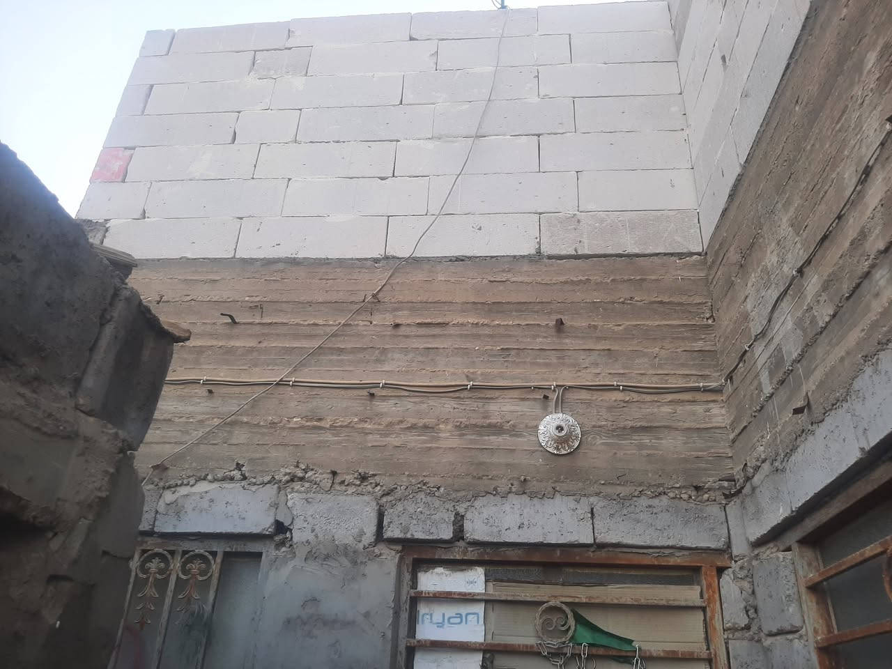 بيت 50م اساس صب سقف صب بناء بلوك البراكية شارع المطار القديم قرب السياج الاستفسار *********** اتصال فقط
