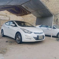محتاج خط • سيارة حديثة • نجف