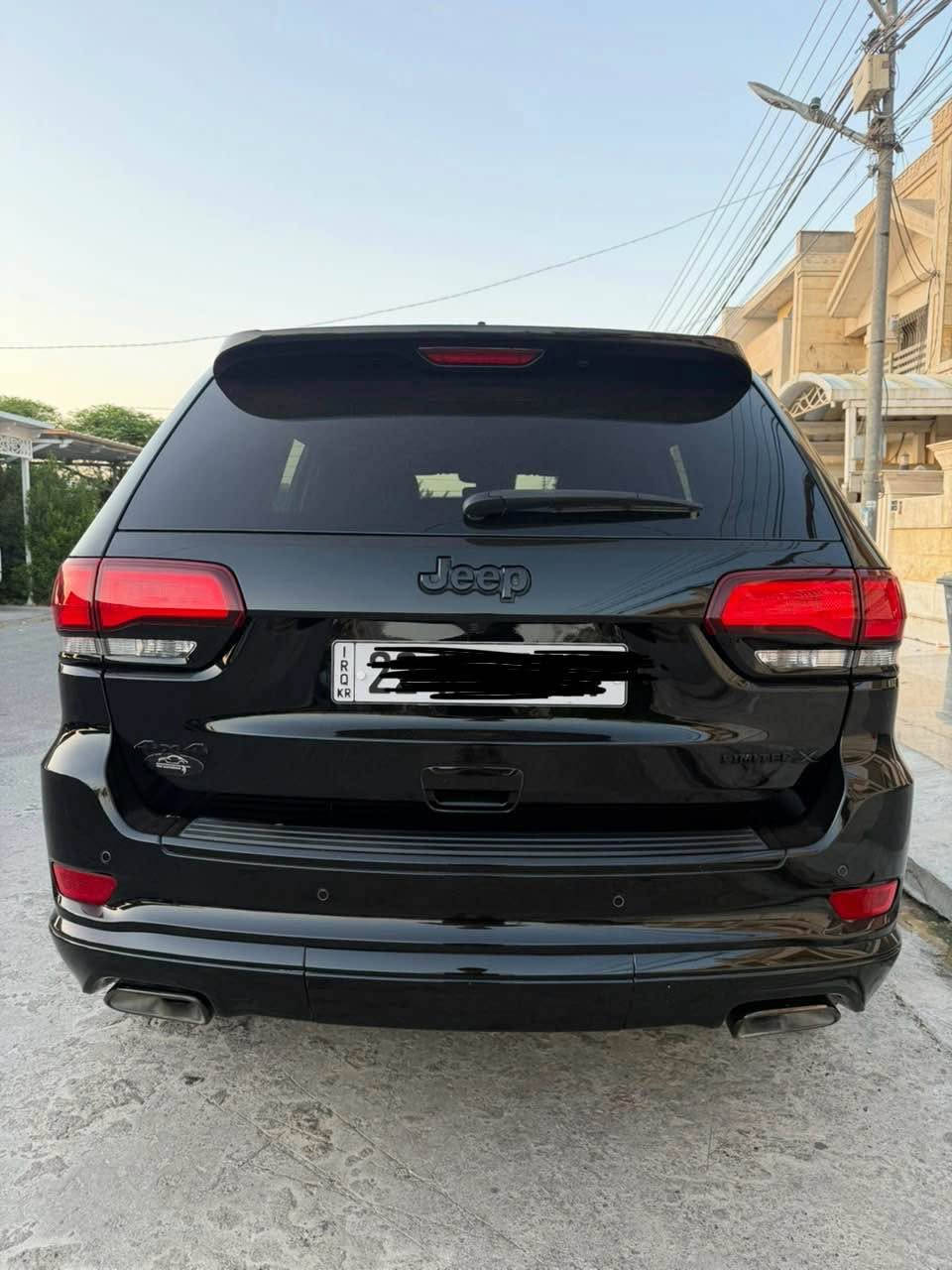 Jeep grand cherokee X limited 
قەپات مواسەفاتە مۆدیل ٢٠٢١ کوشین خەزن و سارد و گەرمە  ئاوێنە ئیتەر و دەبل ئەکسلە ٣٦٠ رادارە و تۆپەی راداریشی هەیە یانی قەپات قەپات مواسەفاتە سەیارەکە کلینە بی قەپ و قۆپ و شوخر هەمووی بە شەرت و ٨٠مایل رۆشتیە  هەموو شتی بیلادیە و سەنەوی و هەموو شتیشی نوێیە داوای ٢٩٠ی لێدەکەم
*********** أربيل, العراق
