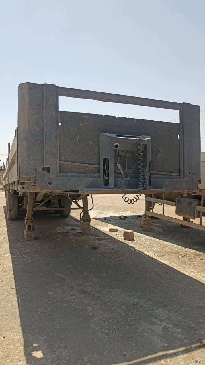 فلات
فلات علوج بۆفرۆشتن ناو تەختەی جوانە شانسی نەتەقیوە تاک تایەیە زۆر جوانە لاوانەی
 بیلادە 
٤٥وەرەقە مەجال
***********
