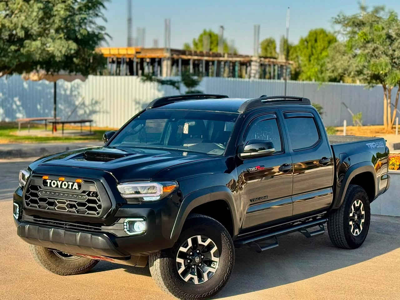 🔹السلام عليكم للبيع فقط ..

♦️السعر المطلوب 215$ ورقة وبيها مجال ..

‏♦️TOYOTA TACOMA TRD OFF ROAD PREMIUM

🔹تويوتا - تاكوما - تي ار دي اوف رود - بريميوم ..

♦️موديل 2023 .. THE LAST CALL .

♦️السيارة مصروف عليها ومعدلة .
🔹ويل حجم 16 اوف رود بلادي .
🔹تاير امريكي من شركة GOODYEAR اصلي .
🔹دوسات اصلية TRD PRO كوالتي عالي .
🔹مطريات من شركة ELLTE امريكي اصلي .
🔹بنيد TRD PRO اصلي .
🔹شباك تندرا TRD PRO اصلي .
🔹لايتات TRD PRO اصلي .
🔹درع محرك TRD PRO حديد .
🔹بروجكتر اصلي .. مع حاجب بروجكتر اصلي لد وترحيب .
🔹بگلايتات من شركة الفاركس اصلي لد وترحيب .
🔹بگلايت قمارة من شركة الفاركس اصلي لد .
🔹اضائة داخل البدي اوتو اصلي .
🔹عصا الگير TRD مطعم بأحمر .
🔹حلقات تطعيم احمر للدشبول .

♦️مواصفات السيارة بأختصار …
🔹بصمة .
🔹رادارات عدد 2 امامي .
🔹اشاير بالمري .
🔹تحكم كشن كهرباء .
🔹فول تحكمات ستيرن .
🔹جام خلفية فتح وقفل اوتو .
🔹شحن لاسلكي .
🔹فورويل نضام ديفلوك نضام زحف بالرمال وصعود جبال .

♦️ضرر السيارة قطعة وحدة فقط البنيد مبدل .

🔹للأستفسار - ‭***********‬
