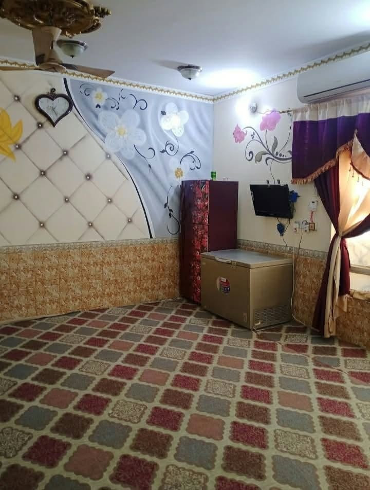 بيت طابو المساحة 140متر  ركن طابقين بصوب بني ركاب حي المنتظر قرب مدرسة الحشد مقابل مجمع بركات المهدي المنتظر 
الطابق الأول غرفة وصالة ومطبخ وديوانية والبناء طابوگ والسگف كونكريت ماعدا السياج والصحيات بلوك
الطابق الثاني ٣غرف والبناء ثرمستون والسگف كونكريت ملبوخ فقط

السعر الكلي 130مليون 
مطلوب اسكان 11مليون

نص مكتوب في الصور:
- ٠٦:٤٨ ٢٠٢٦/٠٥/٠٣
- ٠٦:٣٩ ٢٠٢٦/٠٥/٠٣