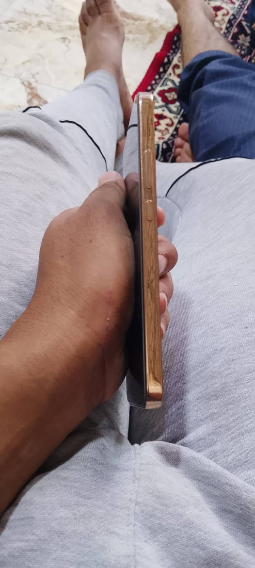 جهاز Honor X9D 
مستخدم شي، قليل 
ذاكرة 256 
رام 16+8 
كاميرا 108ميغا بكسل 
دبل سيم 
ومواصفات هواي، بعد 
السعر 500 بي مجال قليل 
مو شراي لا تراسل 
الخاص مفتوح  
واتصاال ***********
