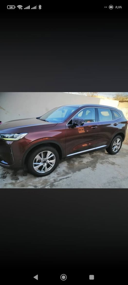 هافال موديل 22 فول مواصفات 
محرك تيربو 2000
مكفولة كفاله عامه خليجي 

للبيع | هافال  

🚗 موديل: 2022  
⚙️ المحرك: 2.0 لتر تيربو (4 سلندر)  
🏁 القوة: 196 حصان  
💪 العزم: 325 نيوتن.متر  
🔄 ناقل الحركة: أوتوماتيك دبل كلج (DCT) 7 سرعات  
🛞 الدفع: رباعي (4WD)  
⛽ سعة خزان الوقود: 61 لتر

المواصفات:
✅ فتحة بانوراما  
✅ شاشة وسطية كبيرة 12.3 إنج  
✅ شاشة عدادات رقمية  
✅ كاميرات 360 درجة  
✅ حساسات أمامية وخلفية  
✅ تشغيل بصمة ودخول ذكي  
✅داتا شو
✅ مقاعد جلد  
✅ تدفئة وتهوية للمقاعد 
✅ شاحن لاسلكي للموبايل  
✅ Apple CarPlay  
✅ مثبت سرعة ذكي (Adaptive Cruise Control)  
✅ نظام المحافظة على المسار  
✅ تحذير من الاصطدام الأمامي مع فرملة طوارئ  
✅ أنماط قيادة متعددة: عادي – رياضي – ثلج – رمل – طين  
✅ جنوط ألمنيوم قياس 19 إنج  
✅ إضاءة LED أمامية وخلفية

📍السيارة نظيفة 
العنوان البصره
السعر 185 وبي مجال 
***********
