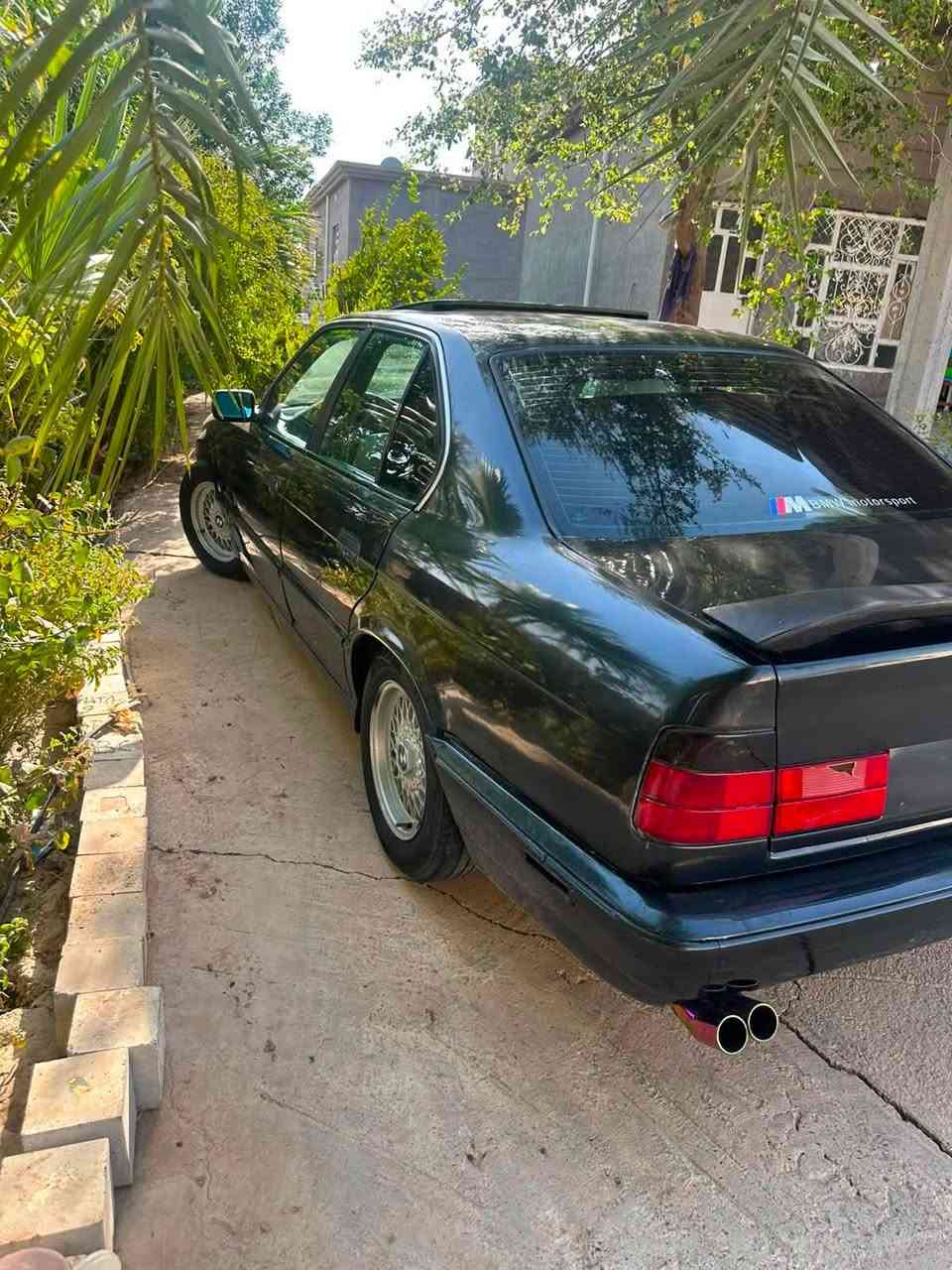 :
للبيع BMW 520 (E34)

سيارة نظيفة ومحافظة، اللون أسود، مظهر أنيق وكلاسيكي، جاهزة للاستخدام.

* المحرك: 525i
* القير: أوتوماتيك/)
*الموديل ١٩٩٠)
* )
* التكييف: (ثلاجه)
*

السيارة بحالة جيدة، والفحص خير دليل، ومن يرغب بالمعاينة يتواصل على الخاص أو الاتصال.

السعر: ( 57)
الموقع: (بغداد التاجي )

“رجاءً التواصل للجادين فقط، والله يبارك للمشتري.”‭***********‬👍***********
