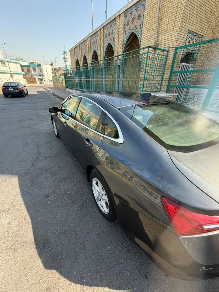 🌟 Chevrolet Malibu  LS 2017  🌟
المواصفات ls  معروفة : 
السياره رقم اربيل
مكان السيارة بغداد 
محرك 1.5 تيربو 
بصمة شاشة كار بلي 
ماشية ١٥٩ الف كيلو متر

السيارة مسويلها ادامة ربع متصرف عليها 
تبريد ثلج 

حادث امريكا بابين مبدل نفس اللون والجاملغ الخلفي

بالعراق صار بيها حادث كلش بسيط بالدعامية الامامية 
ومرفق صور الحادث بالمنشور 

 السعر ٨٥  ورقة وبيه  مجال كلش بسيط 

للتواصل رقم ***********

