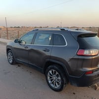 جيب بزون موديل 2020 السياره مواصفاتها شاشه تبريدها شغال حداديتها جديده...