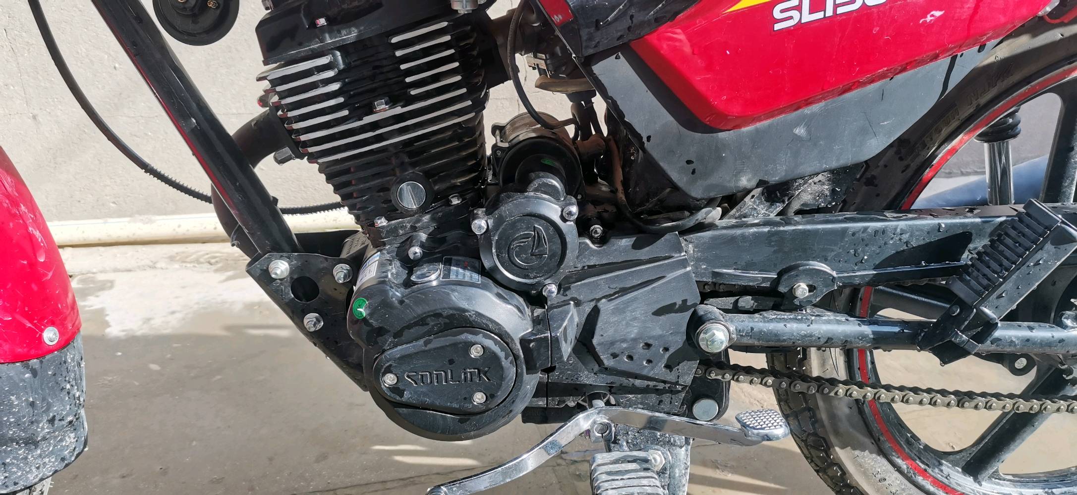 دراجه سونلنك ماكس 2025 محرك 150 cc جديده
 ما صارلي شهر من اشتريته ما بيه ولا عطل
((ما مدفوع كمرك ولتانكي بي اعوجاج من التوصيل)) 
السعر مليون و 150 الف وبيه مجال
