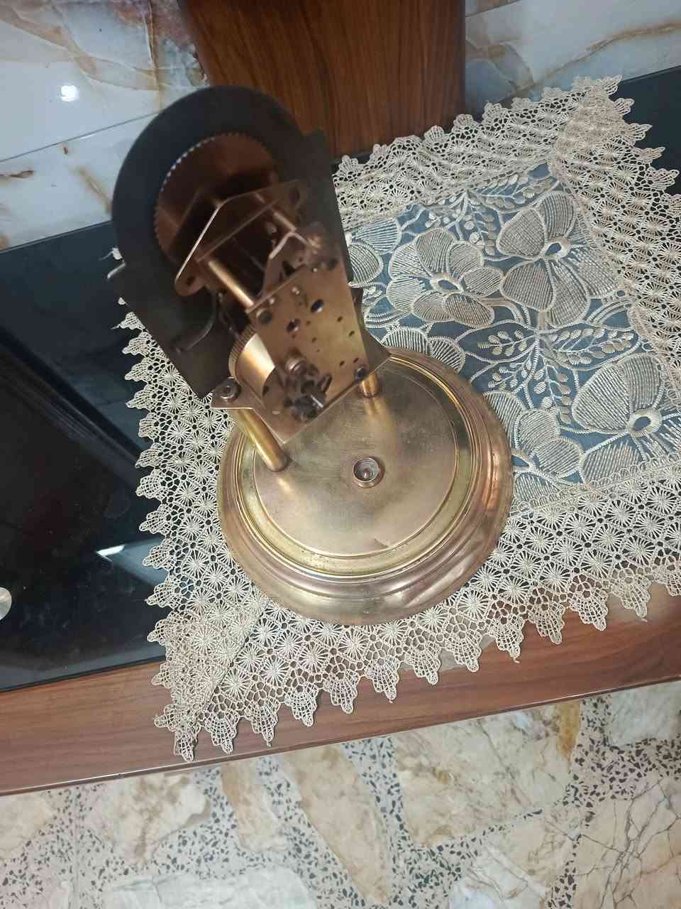 السلام عليكم
ساعه صنع الماني قديم اصلي مجيمه
السعر ٧٥ 
المكان الكريعات مقابل مطعم البلام العائلي
موبايل ***********
لانرد علي التعليقات فقط الاتصال
