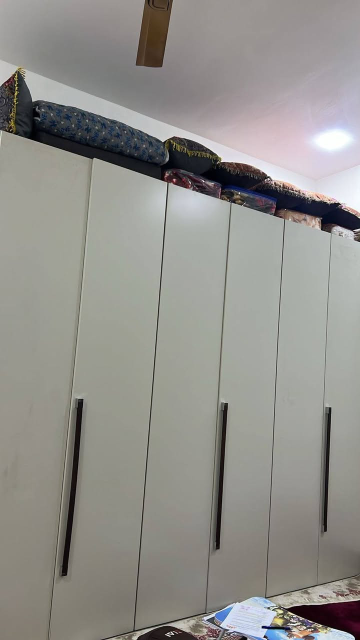 غرفة نوم • للبيع
