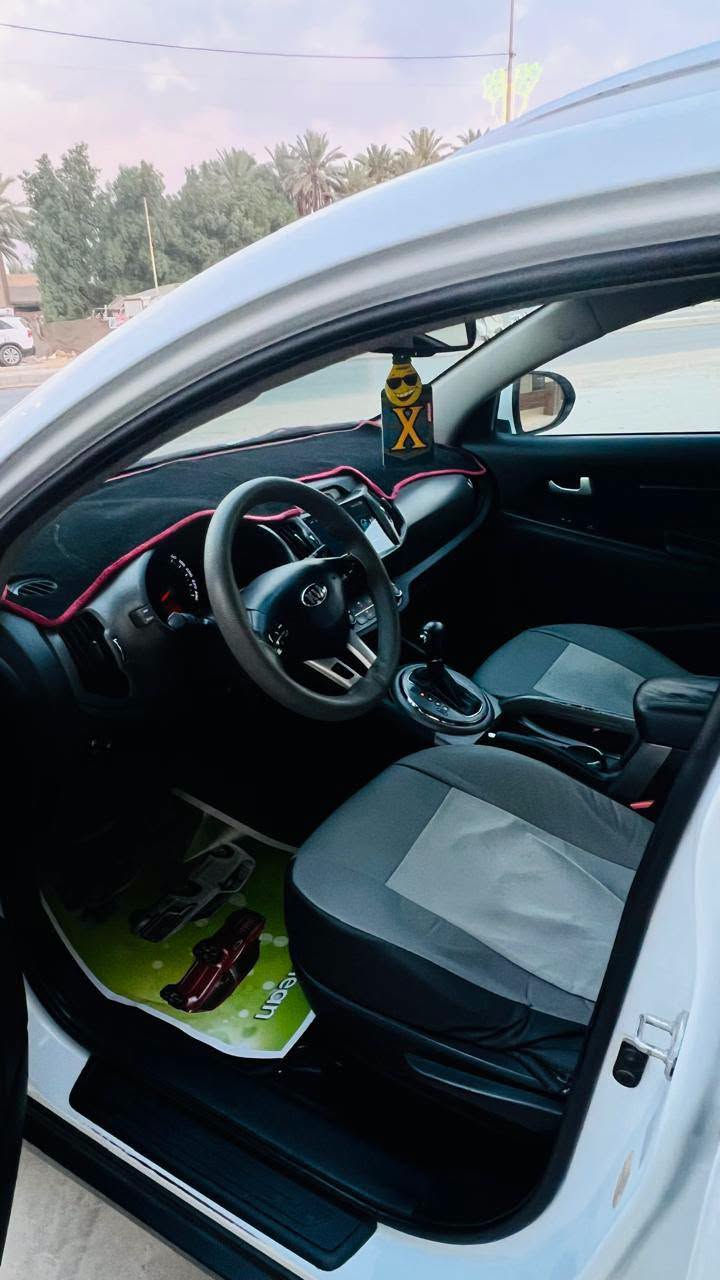 السلام عليكم سبورتج خليجي موديل ١٥ رقم أربيل دولي سنويه ورقم جدد السياره كفاله عامه من كلشي حته بارد مابيها تحويل مباشر السياره كلش جديده ومابيها نقص مكينه دوش ٢٠٠٠ مامفتوحه كير حداديه تبريد كله بشرط تحويل مباشر رقمي *********** سعرها ١٥٣ بيها مجال بصيط بيع او مراوس حسب القناعه مكاني بابل الحمزه
