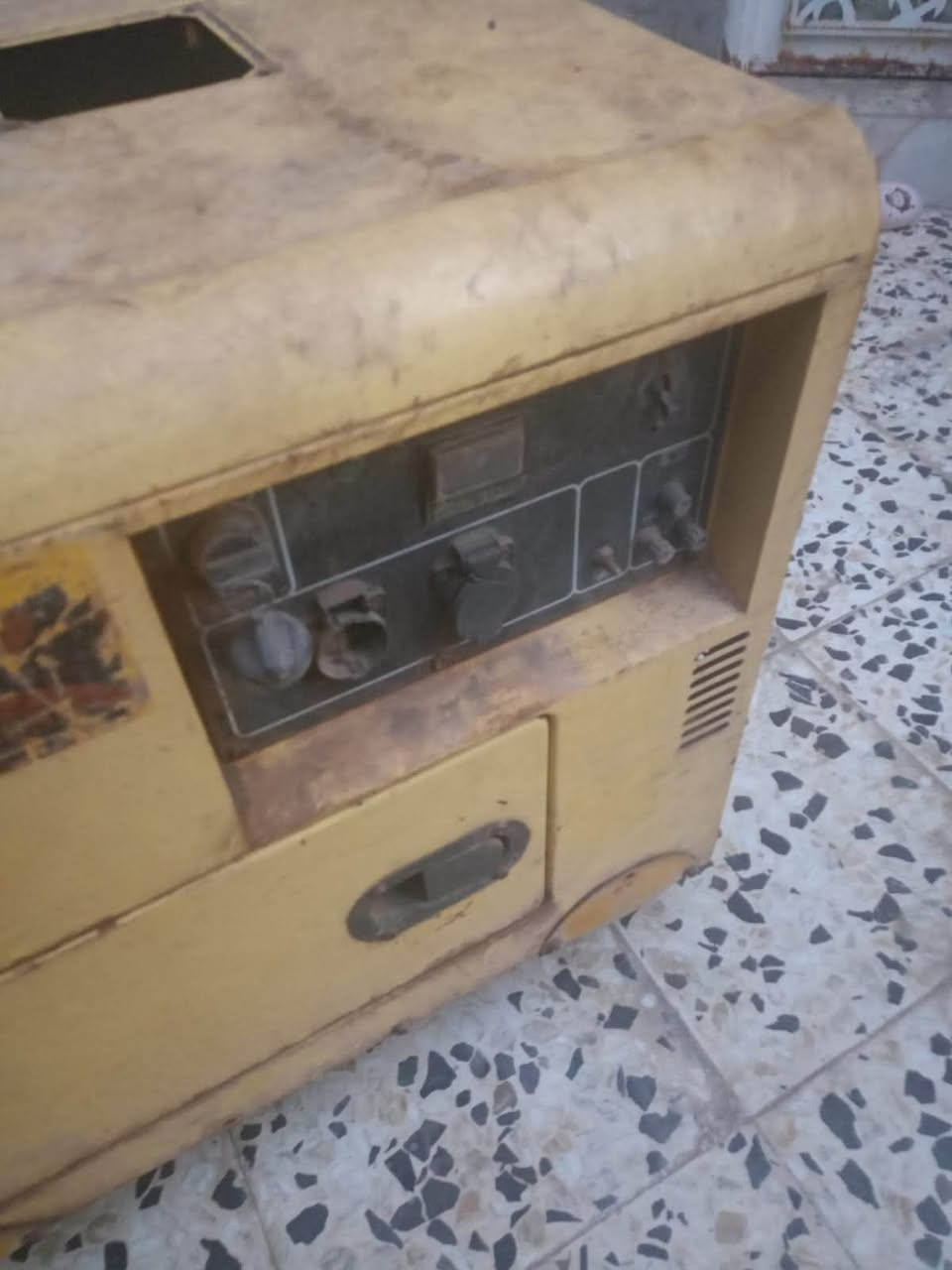 للبيع 
كامه شغاله وجديده 
السعر ٧٥٠ الف وبيها مجال قليل 
مكانها واسط قضاء النعمانيه 
للاستفسار ***********
