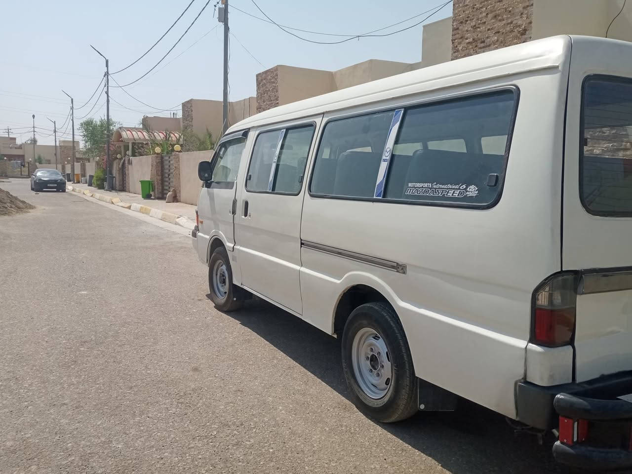 السياره مازدا باص موديل1994 جديده ونظيفه جدا وجميله للبيع *********** واتساب
