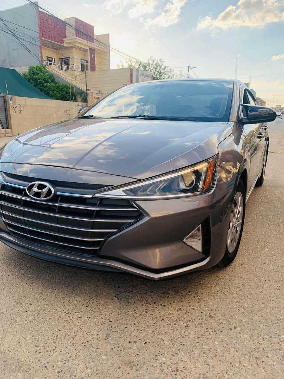ELANTRA 2020
وارد أمريكي ضرر السياره  بوند وشبر بل جاملغ 
بدون اي داخل شرط
رقم أربيل سنويه جديده هزه جديده وبسمي
كير cvt
طخم تايه جديد
والسياره كلها شرط
وترايك وين ما تريد
مكينه دوش 2000 الرغوب
السياره مال بيت وما متعوبه ماشيه ٩٠ الف  مكان السياره موصل القادسيه الثانيه رقم صاحب السيارة ***********
 سعر 130 وبيها مجال
