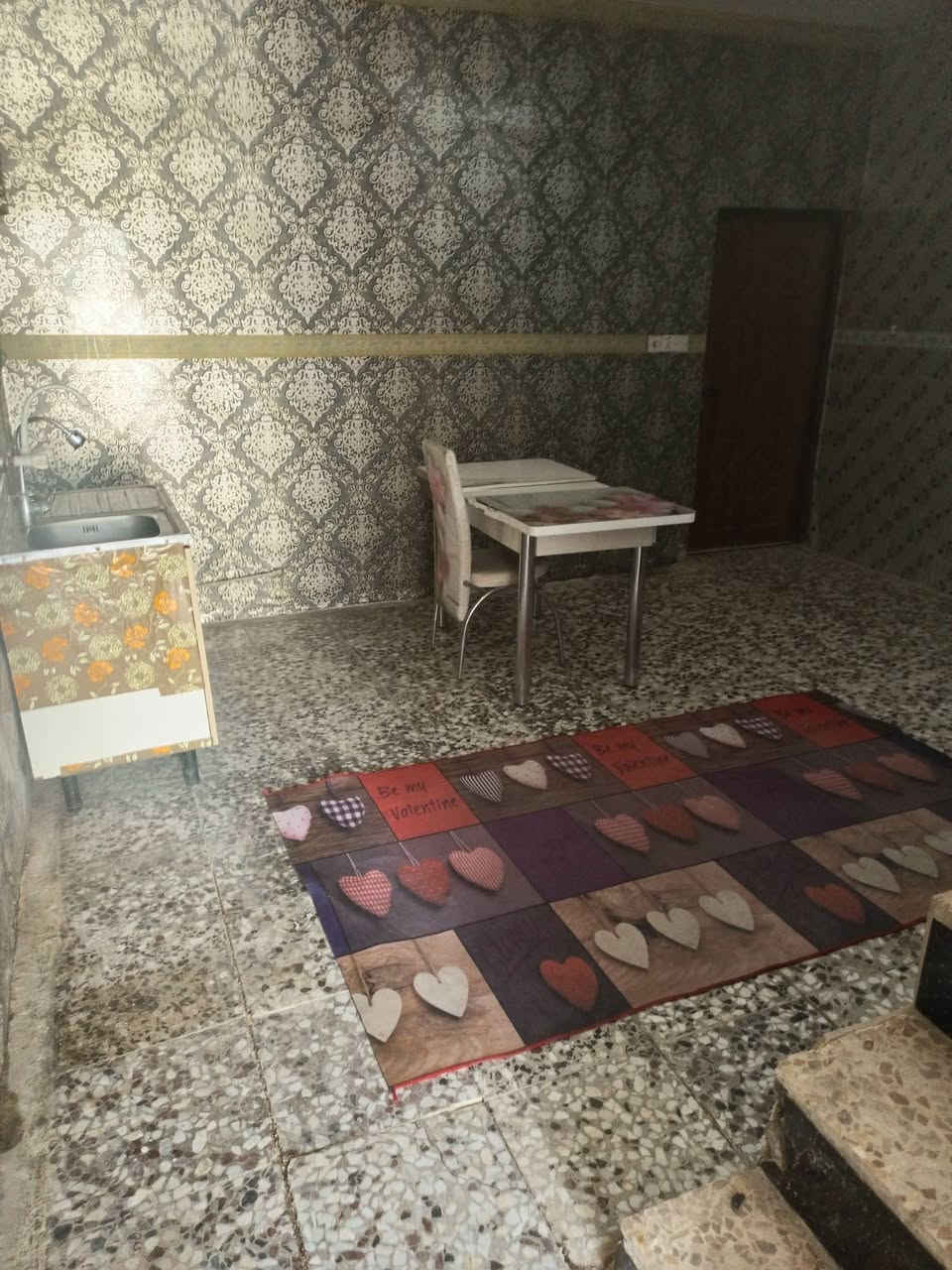 بيت للبيع زراعي مساحة 100 متر بيت مرتب كاشي وبياض وفرع تبليط مجاري كافة خدمات موجوده العنوان الدسيم مقابيل حسينيه الشيخ وهاب السعر 40 بي مجال الاتصال ***********
