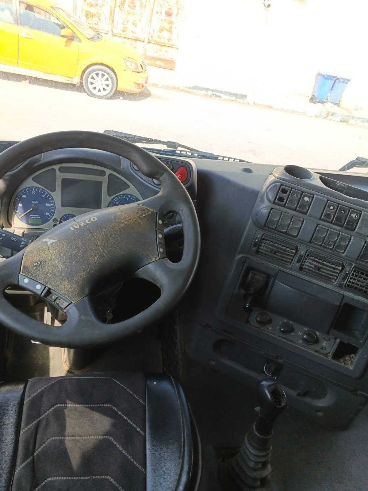 مرحبا افيكو لبيع بس رأس صهريج سنوية مامنتهية عوزهة بس كيل تخم تايرات جي بي اس تصريح أمني مكينة وكير وكسن وشاصي حدادية مكفولة مكاني بصرة ***********
