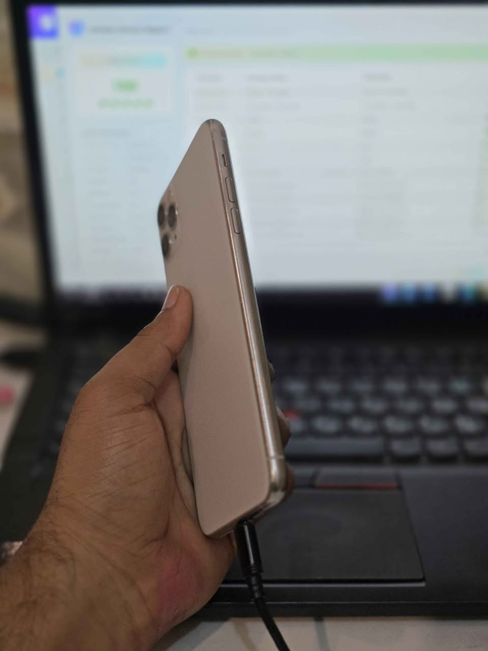 آيفون ١١ برو ماكس • ٢٥٦ • بطارية ٩٥٪