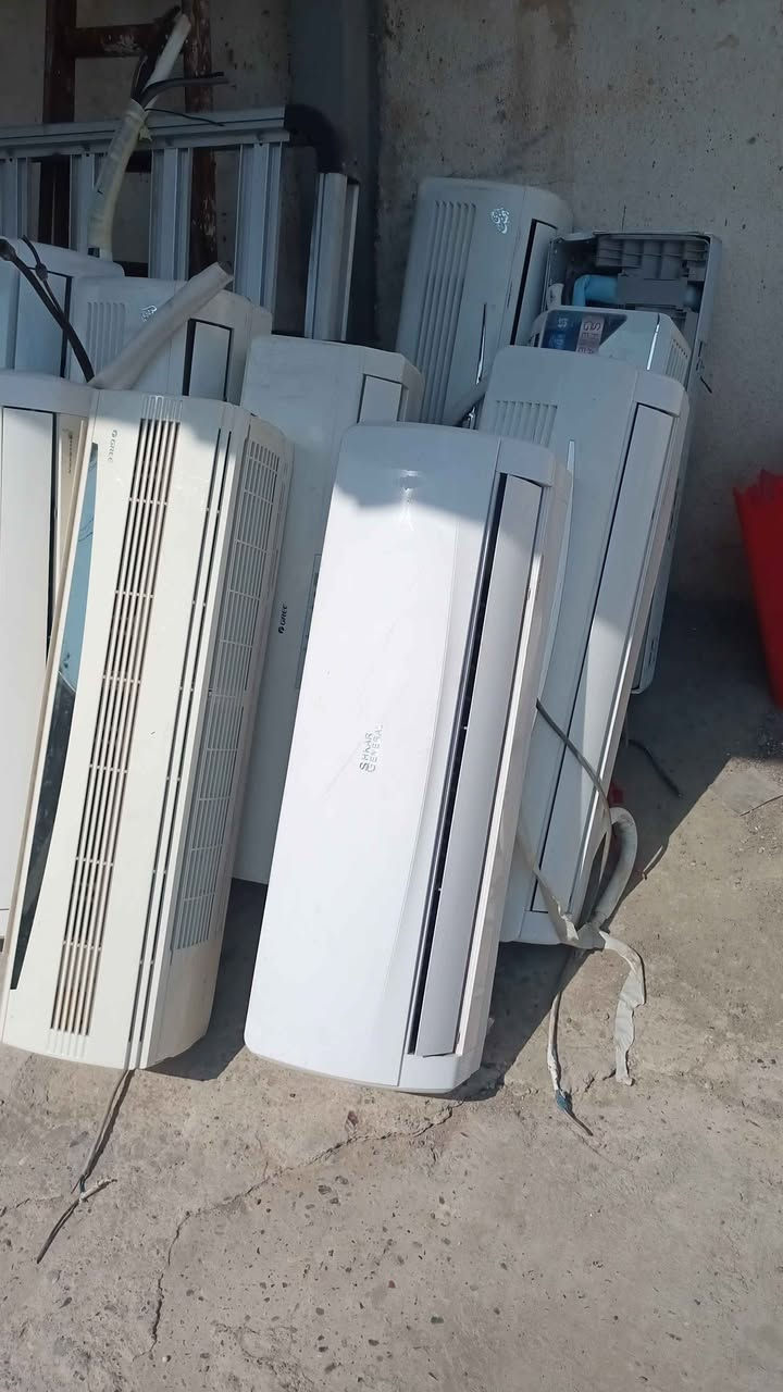 سبالت مستعمل نظافة وبلاديات شرط طن وطن ونص الاسعار تبدا من 250الى 450يشمل التوصيل وتركيب العنوان موصل قادسية الثانية شارع مقبرة الاربجية مقابل جامع الايمان بالله 
***********
*********** موصل, نينوى
