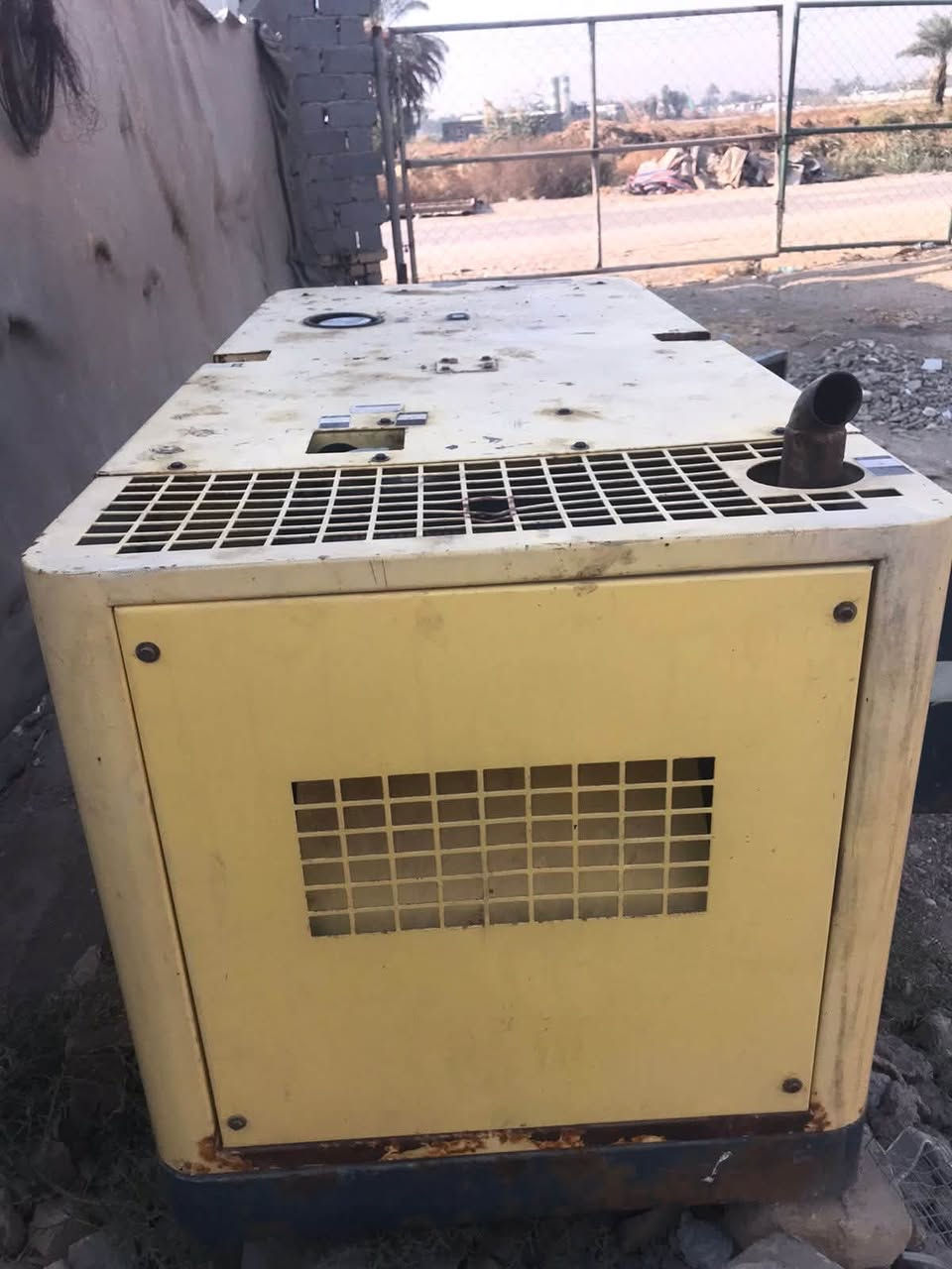 مولده بيركنز 3بستم كاتم نظيفه جدا استعمال قليل 14kvA كاز نظيفه برغي ما مفتوح بيها كاتم جديده 55  أمبير السعر16 ورقه بيه مجال بسيط حك الجيه للاستفسار *********** مكانه بابل
