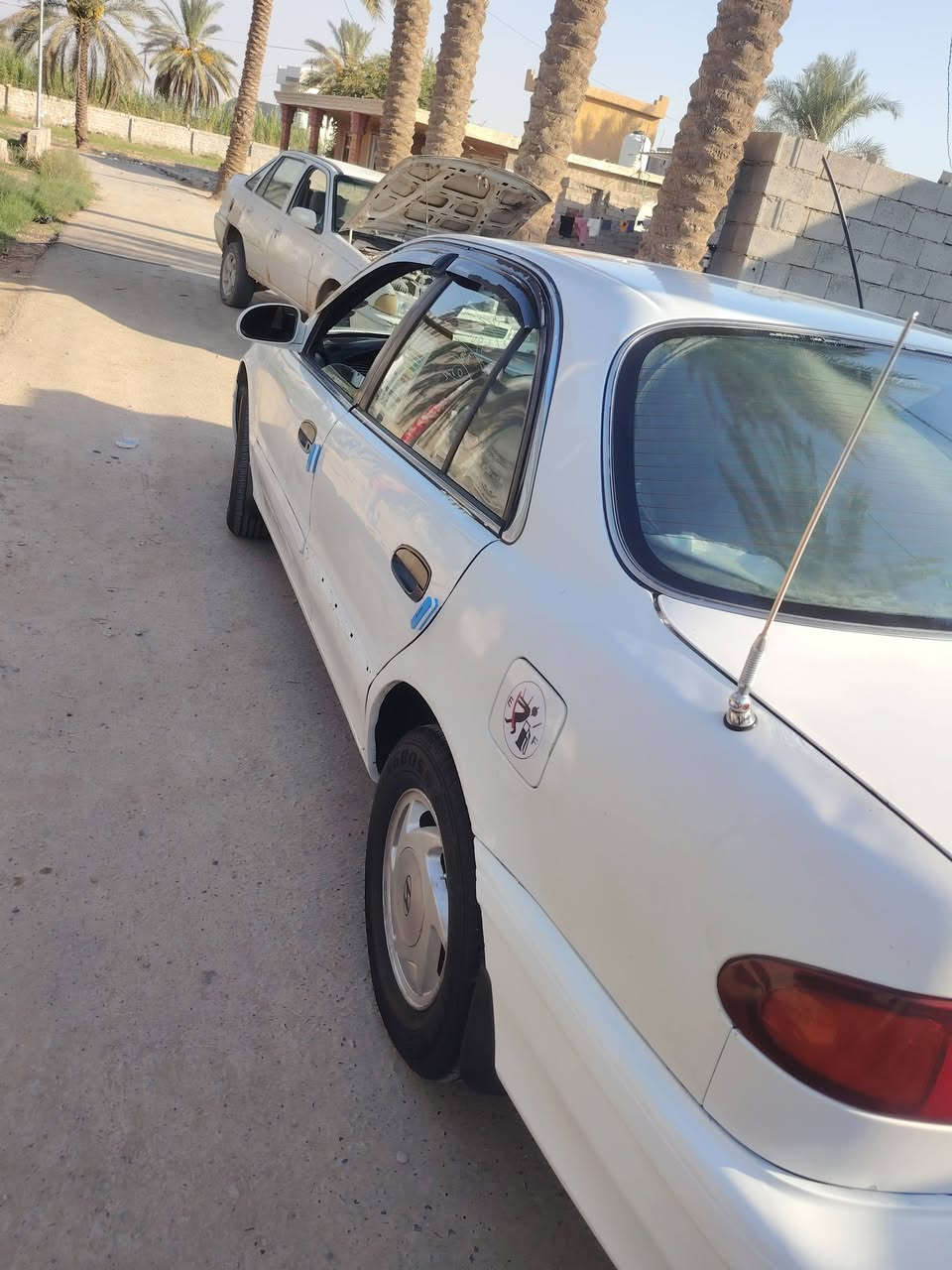 سوناتا تو موديل 95 كير اوتو محرك 2000 كير محرك بل شرط السايره عل بلاد صدر امامي خلفي جديد كلشي شغال لاصبغ ولامعجون رقم دولي سنويه لل 29 كلشي شغال شاشه اندرويد جام اربعه يصعد ينزل غرفتها جديده كلش  كهربائيات كلها شغاله السعر 40 بيها مجال ***********
