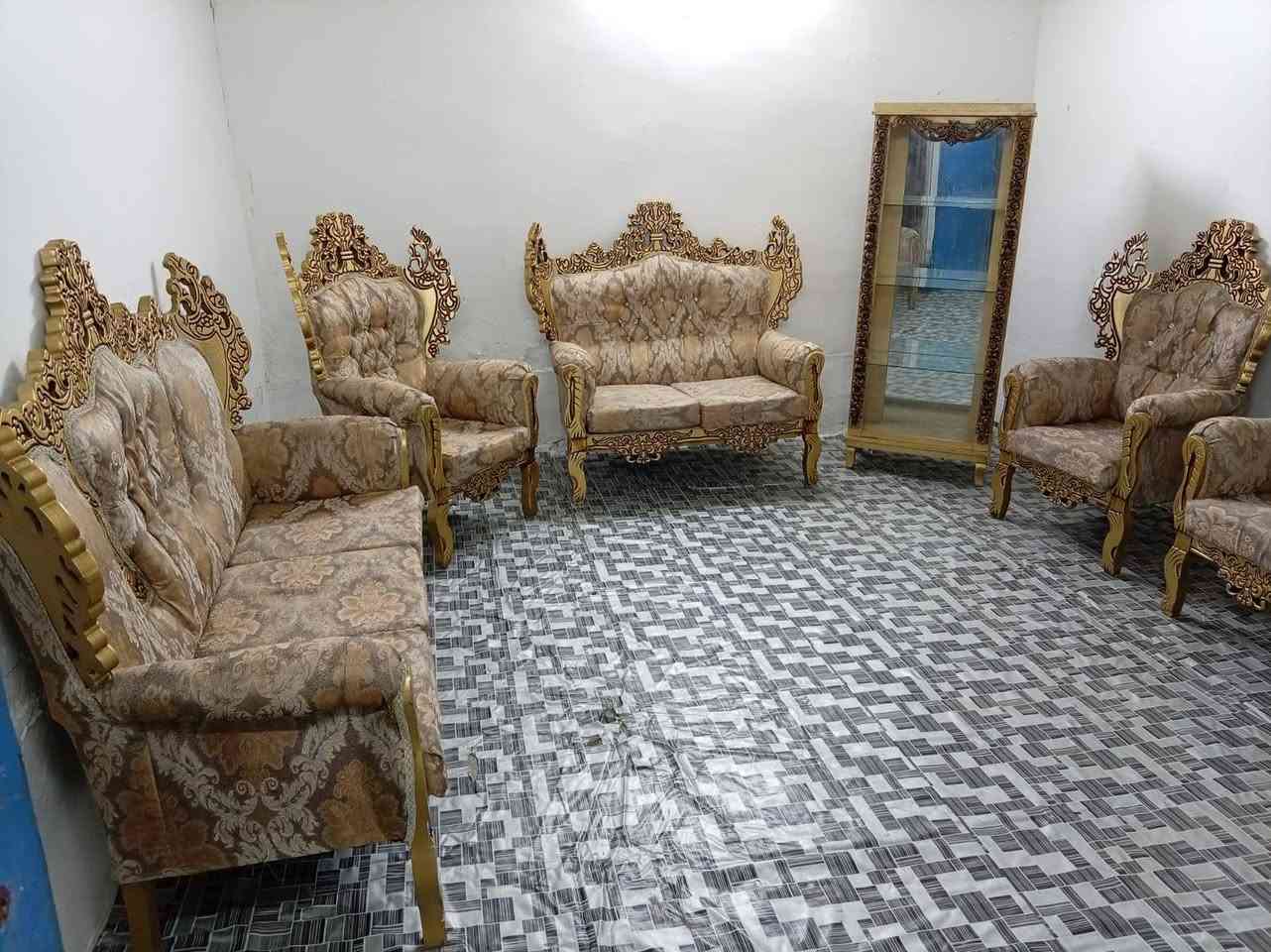 تخم للبيع ملكي زان 10مقاعد ويايه ميز كلش نضيف اي ضرر مابي السعر 275العنوان كربلاء الستفسار ***********
