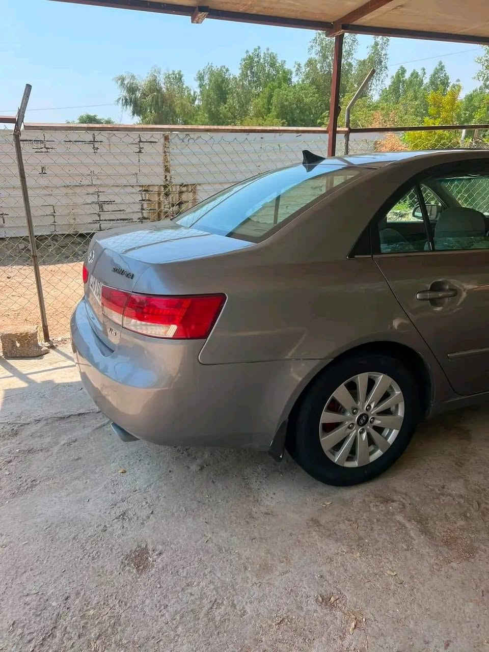 سلام عليكم. سوناتا أمريكي موديل 2007.رقم بغداد  بسمي بيه ضربه جاملغ ايمن فقط يعني  ابيع مصبوغه حزام. السعر. 85 نقد. الشراي يتصل/  ***********.
