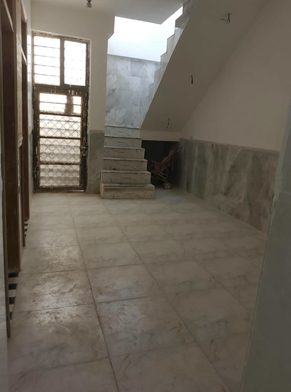 يالله دار 😍 البيع المساحه 125متر
ع شارع العام مباشر  

طابوزراعي سند 25قرار محكمه.  جاهز من كلشي 

أساس صب سقف صب بناء طابوك سماوه 

ألعنوان كوفه شارع معمل الموز ع شارع مباشر  بي محل ع شارع

يحتوي ع غرفه  وستقبال ومطبخ وصاله  وتخاريج داخليه وخارجيه 

الستفسار تصل ع رقم ***********وتساب. يوجد كافت

 المساحت الزرعيه
