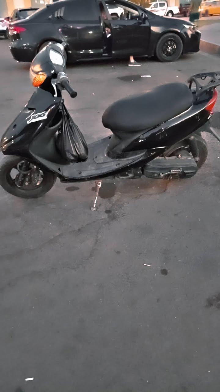 سلام عليكم 👋🏻
عصفورية 60 للبيع🛵
دراجة كاملة ومكينته مكفولة 
نكرة سلف وهندر بكل وقت شلعة ومعدل بطناش 
قفل اكسل تايرات جدد ويالة مميز شبيه النجمة بريكات بلمكان كفراته كله نضيفة فقط البجم بي كسر موضح بالصور 
بيهه ريمونت بلادي فتح اكسل وجوزة وجنطة 💯
نقوصاتها بسيطة والسعر 350 وبيه مجال 
 للتواصل ***********☎️
