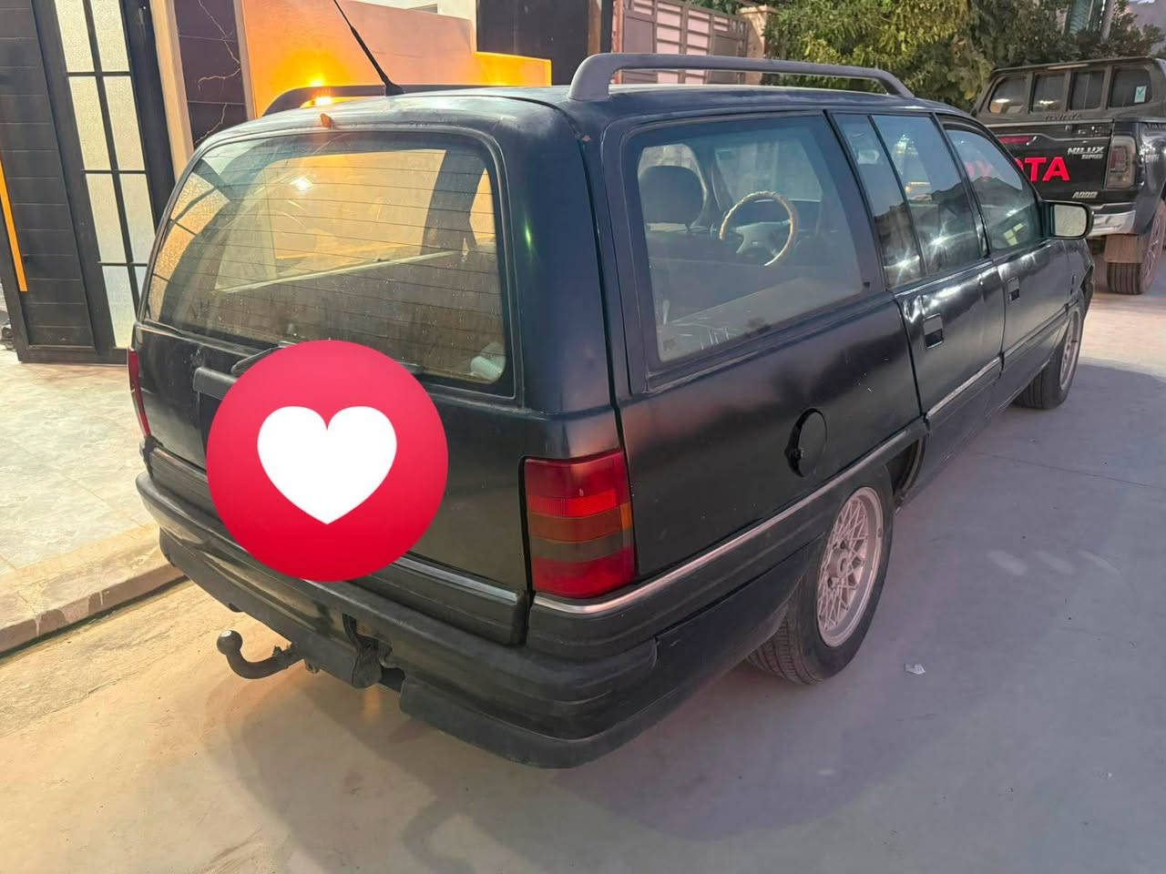 🚗 للبيع – أوبل أوميكا استيشن موديل 1991
🖤 اللون: أسود

⚡ جامات كهرباء

🌞 فتحة سقف

🛞 طخم أمامي وخلفي جديد

🛞 إطارات جديدة
حجمممم المكينة 20 بلادي
⛽ كابون بنزين

📄 بااسمي رقم وسنوية جديدة 

 رقم السيارة نينوى 

🔄 شرط التحويل

📍 الموصل – الجانب الأيسر

 ... حي الزهراء 

هاتف ***********
