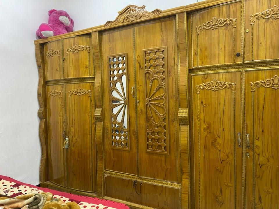 كنتور للبيع نضيف وثكيل والجامه البنص موجوده  سعره ٣٥٠ مكان كربلاء المعملجي
للاتصال ***********
