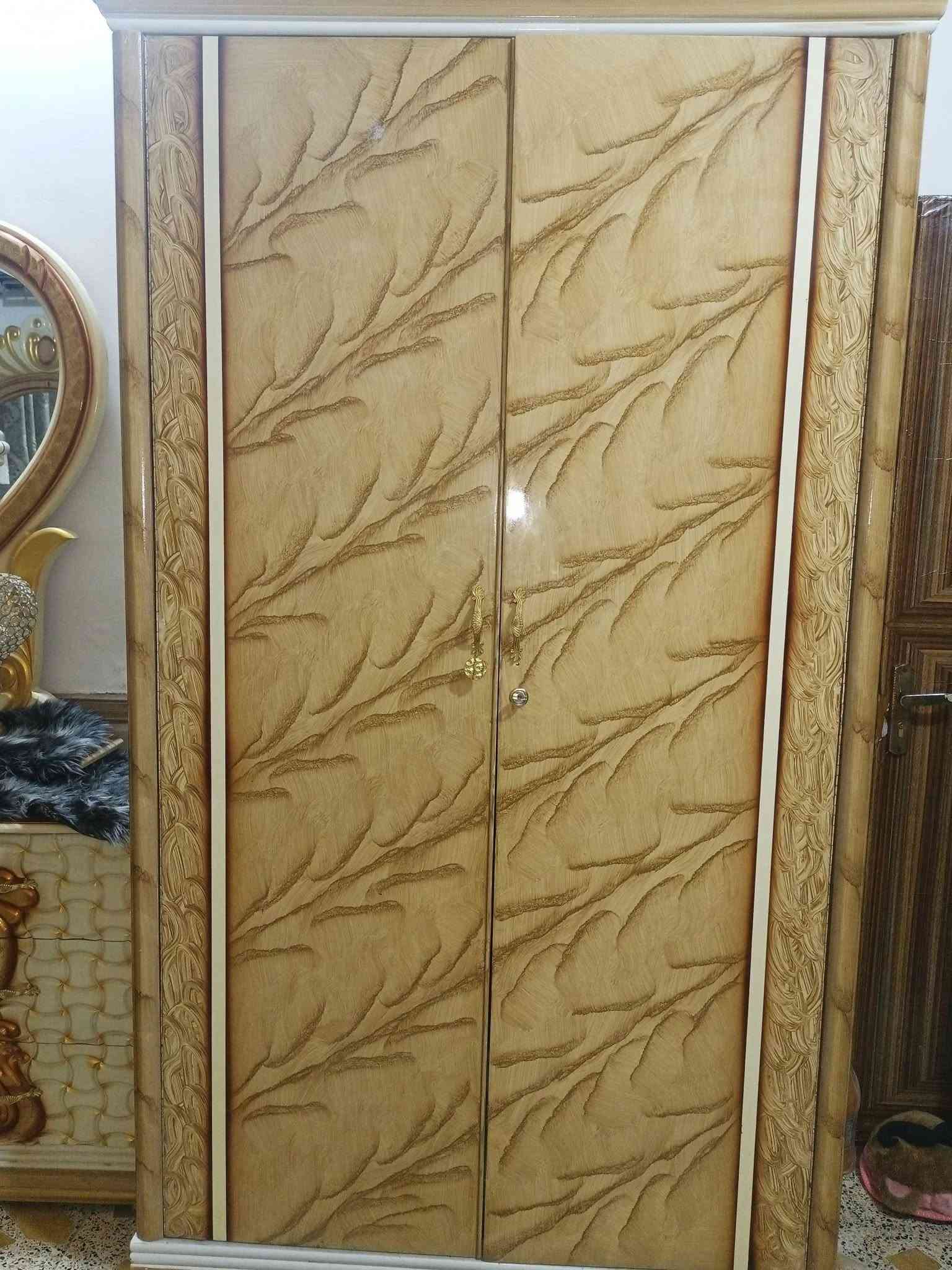 السلام عليكم
غرفة اخشاب شغل عراقي للبيع 
نظيفة جدا 
المكان قضاء الشافعية قرب معهد النجاح 
للاستفسار 
***********
