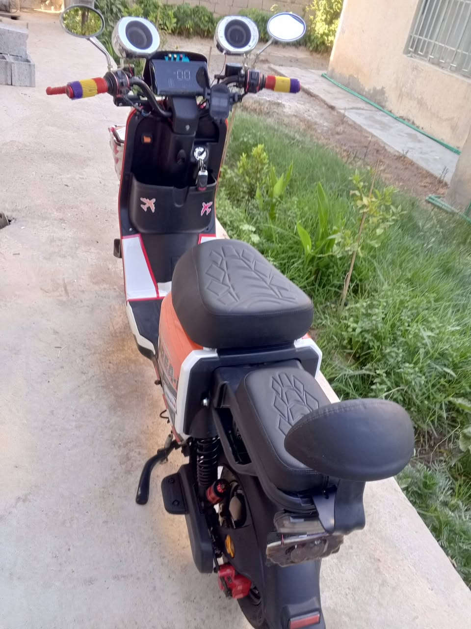 السلام عليكم 
دراجه نوع MR للبيع موديل 24 شحن
نضيفه 5 بطاريات 
نضام Rرجوع للخلف 
عنوان بعقوبه كنعان 
الستفسار على رقم الهاتف 
***********
