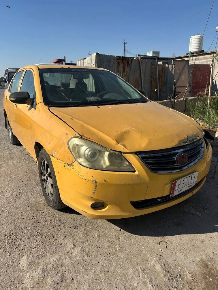 سياره BYD G3 موديل 2012
سياره محور كير ومكينه vvt 1600
تبريد شغال 
 تخم تايرات جدا وباتري جديد صالي اقل من سته اشهر من شادهن 
السنوية ساقطه صارله سته اشهر 
مكان السياره بغداد 
 الرقم بيه واتساب 
*********** بغداد, العراق
